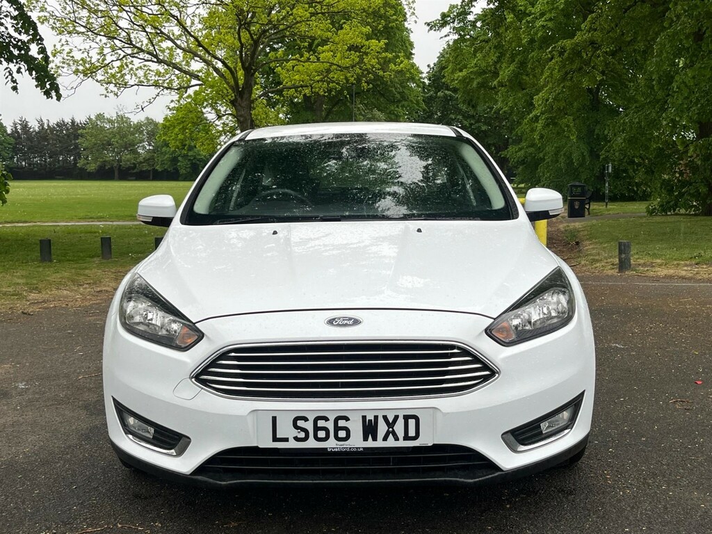 Ford Focus 1.0T Ecoboost Titanium Euro 6 Ss White #2