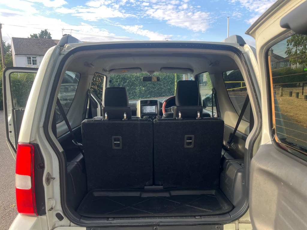 Suzuki Jimny Adventure White #15