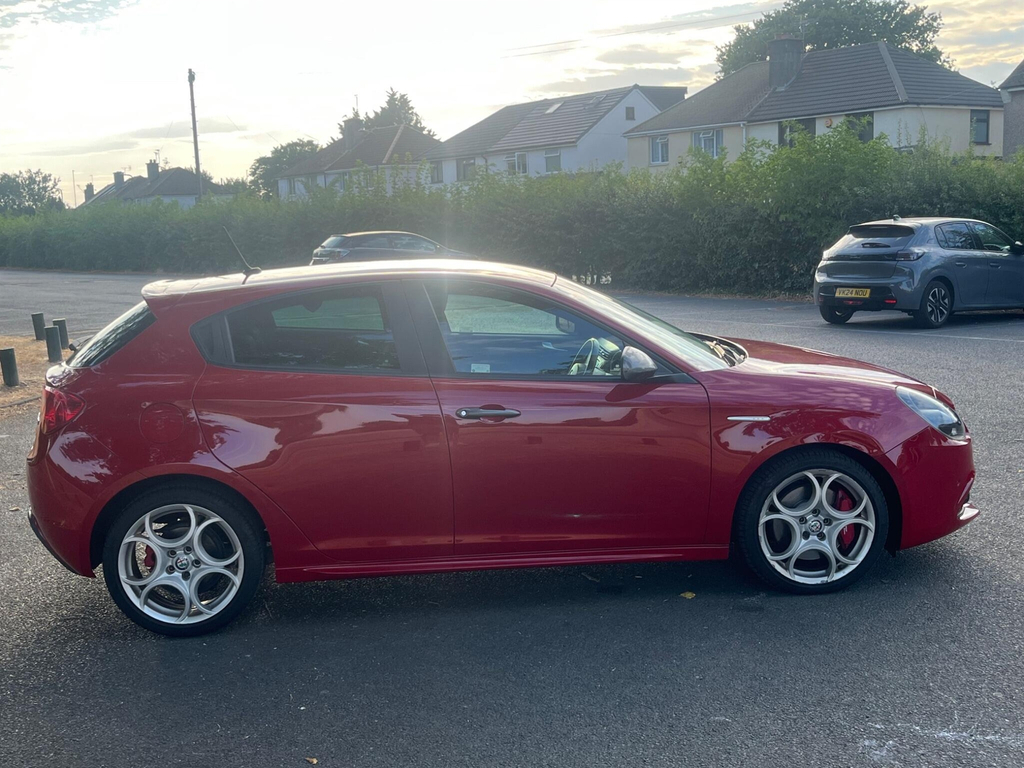 Alfa Romeo Giulietta 2L Speciale Red #8