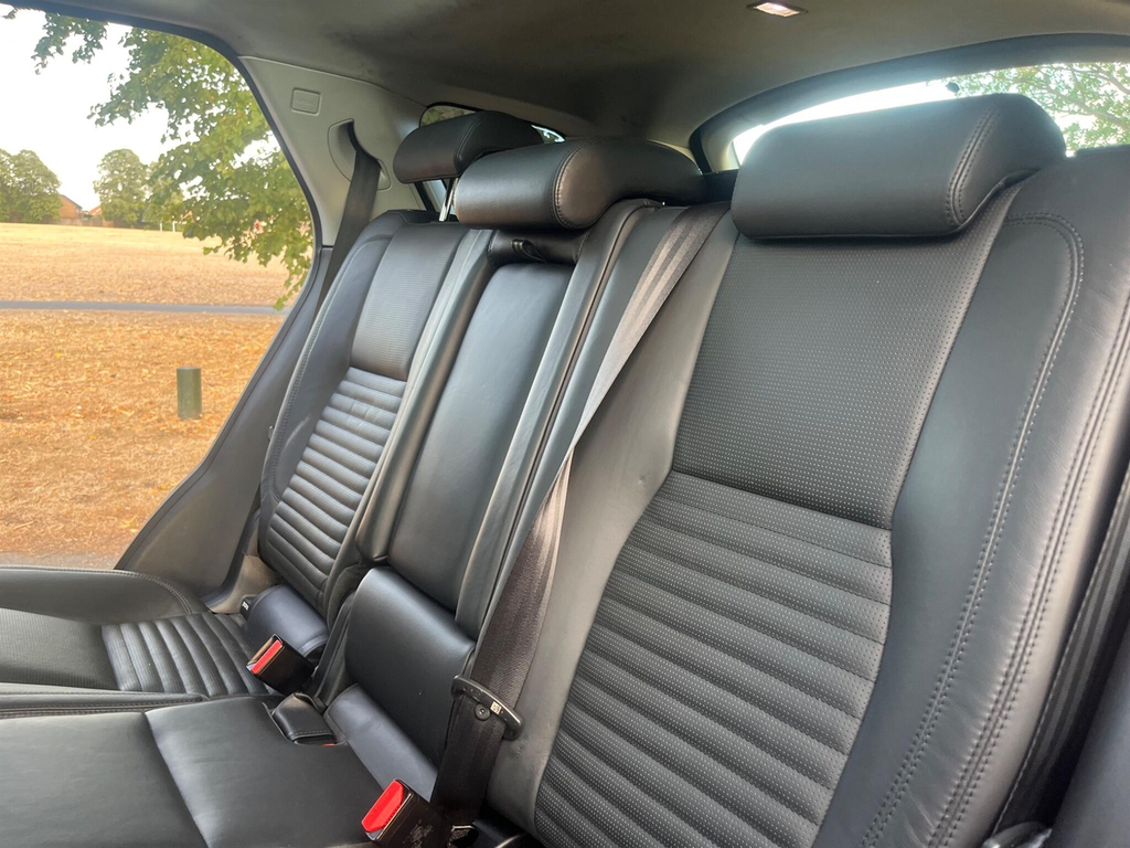 Land Rover Discovery Sport Sd4 Se Tech Black #27