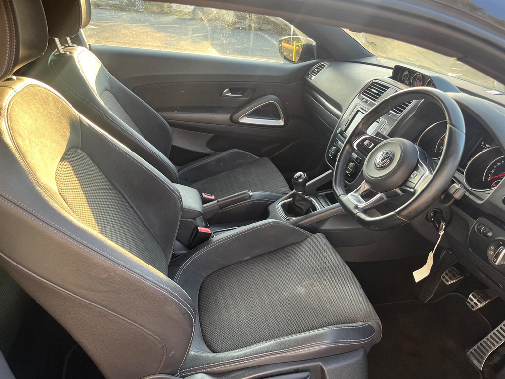 Volkswagen Scirocco 1.4 Tsi Bluemotion Tech Gt Euro 6 Ss Black #8