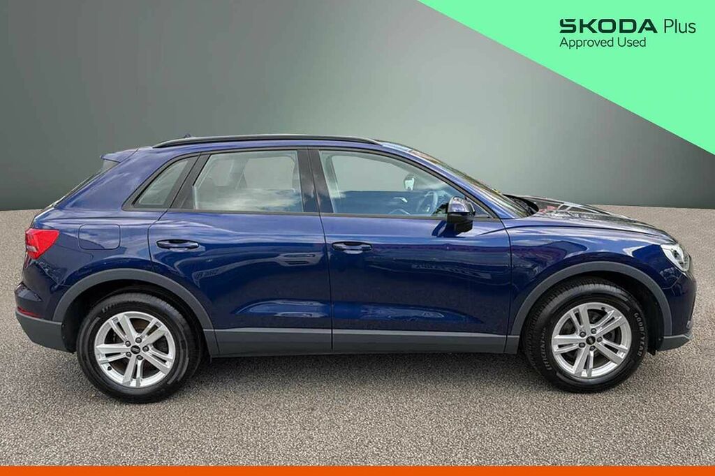 Audi Q3 35 Tfsi Technik S Tronic SL23BCV Blue #4