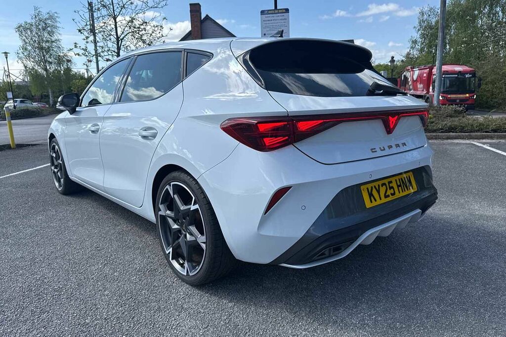 Cupra Leon 1.5 Etsi 150 V2 Dsg KY25HNM White #3