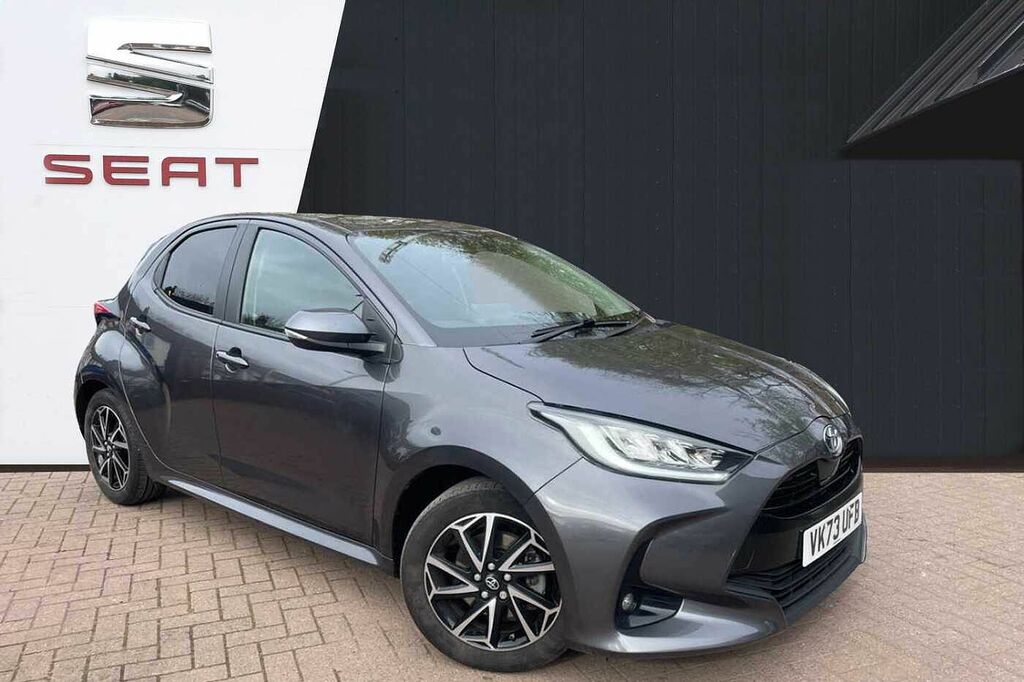 Toyota Yaris 1.5 Hybrid Design Cvt Grey