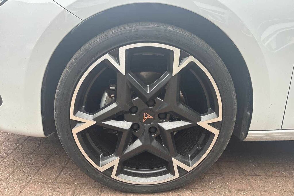 Cupra Leon 1.5 Etsi 150 V2 Dsg KW25FMG White #5