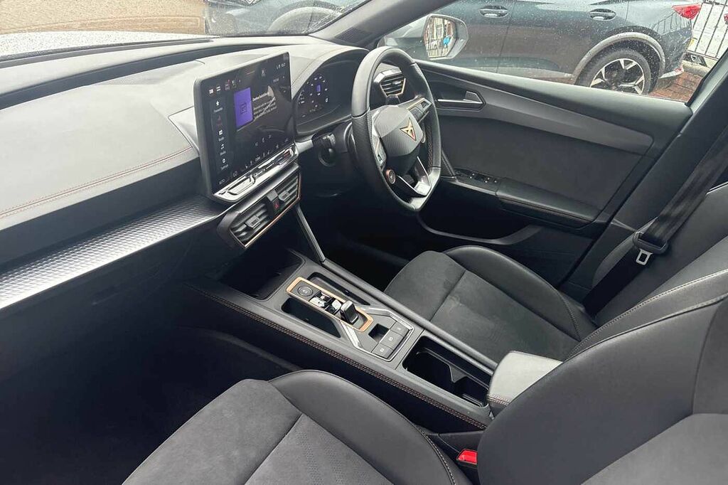Cupra Leon 1.5 Etsi 150 V2 Dsg KW25FMG White #2