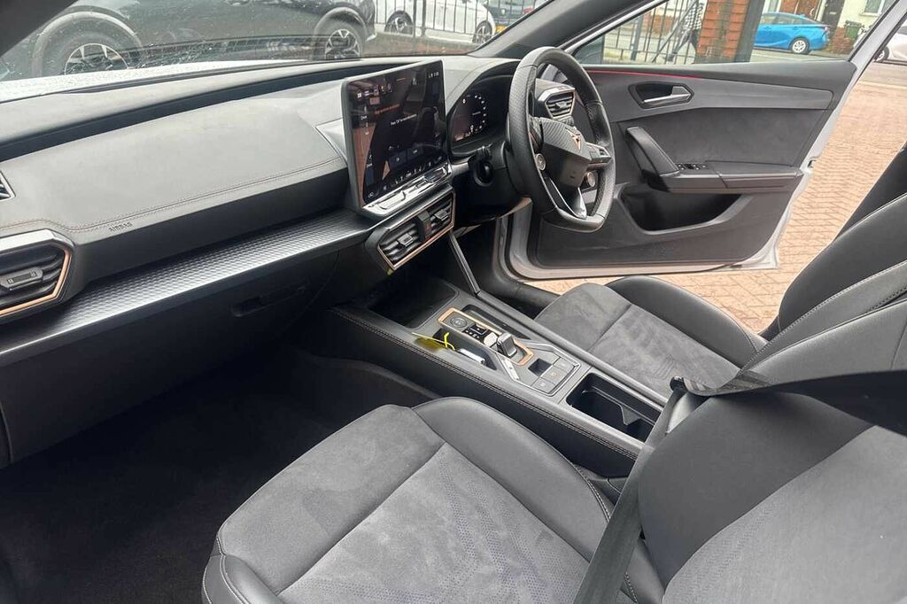 Cupra Leon 1.5 Etsi 150 V2 Dsg KS25TVO White #2