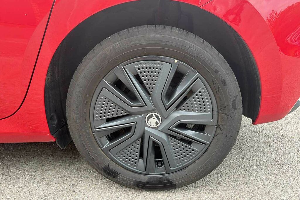 Skoda Fabia 1.0 Tsi 116 Design Edition DE26MHM Red #5