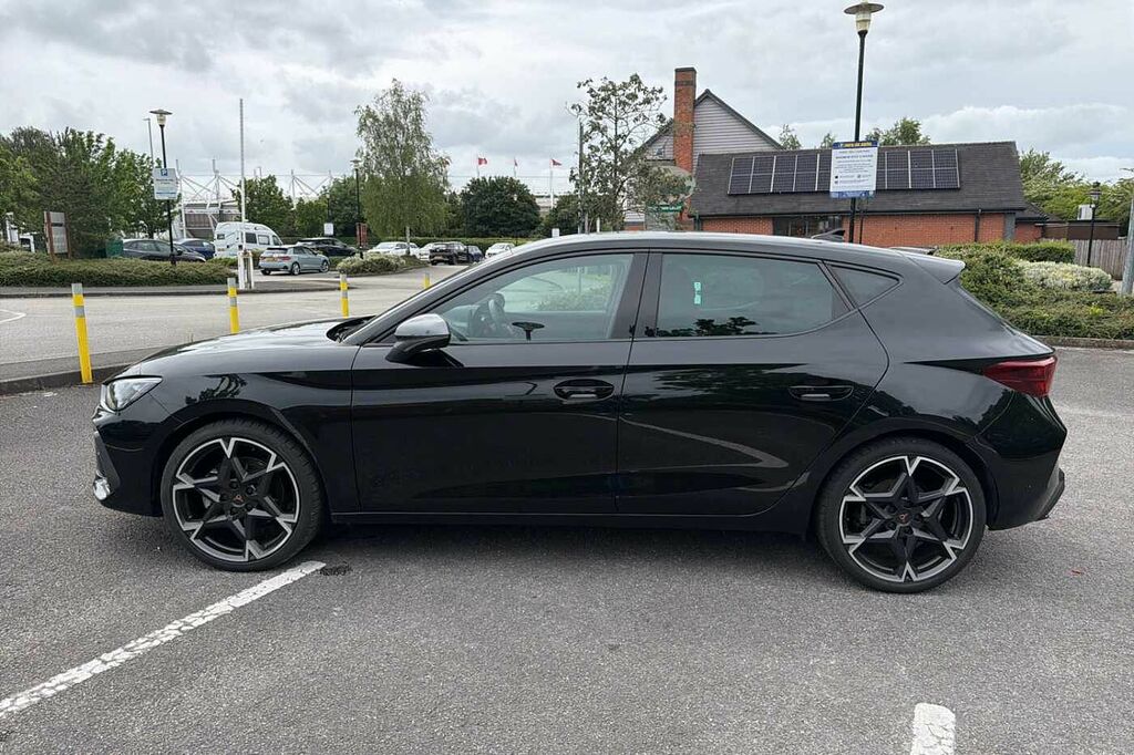 Cupra Leon 1.5 Etsi 150 V2 Dsg KT25WFC Black #4