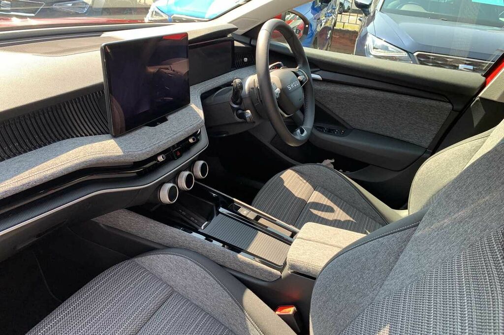 Skoda Superb 1.5 Tsi E-tec Se Technology Dsg DE26SNK Red #2