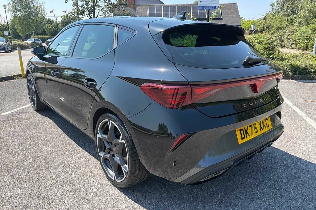 Cupra Leon 1.5 Etsi 150 V2 Dsg Black #3