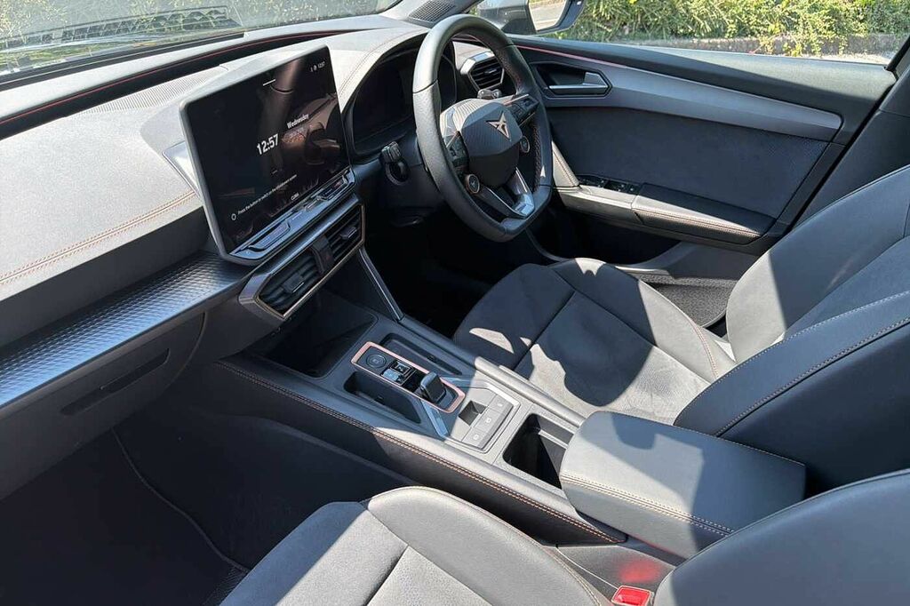 Cupra Leon 1.5 Etsi 150 V2 Dsg Black #2