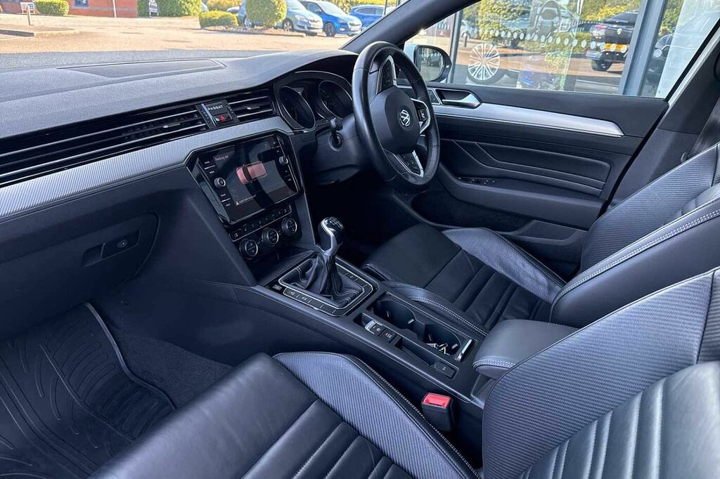 Volkswagen Passat 2.0 Tdi Evo Scr R-line White #2