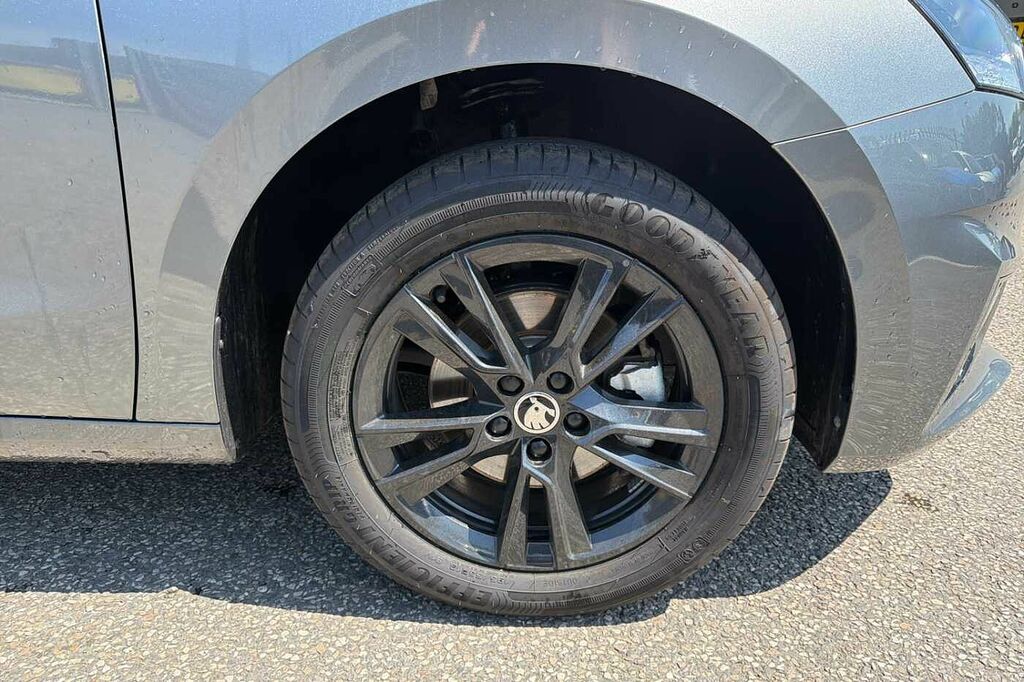 Skoda Fabia 1.0 Tsi 116 Design Edition YC75GJJ Grey #5