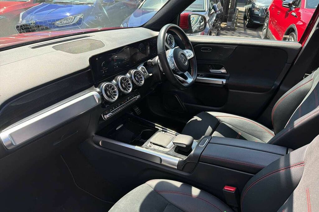 Mercedes-Benz GLB Class 200 Amg Line Premium Plus 7G-tronic DA22GKJ Red #2