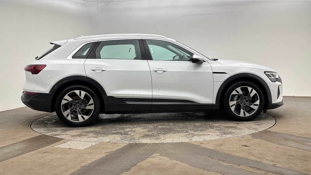 Audi Q8 e tron 250Kw 50 Quattro 95Kwh Sport White #4