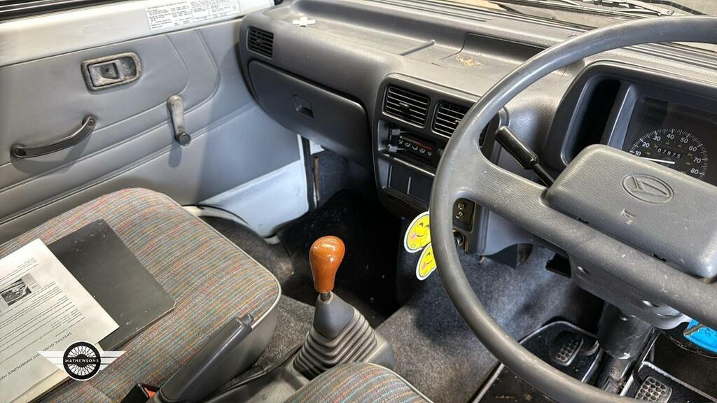 Daihatsu HiJet Motorhome 1999T T295EUA White #3