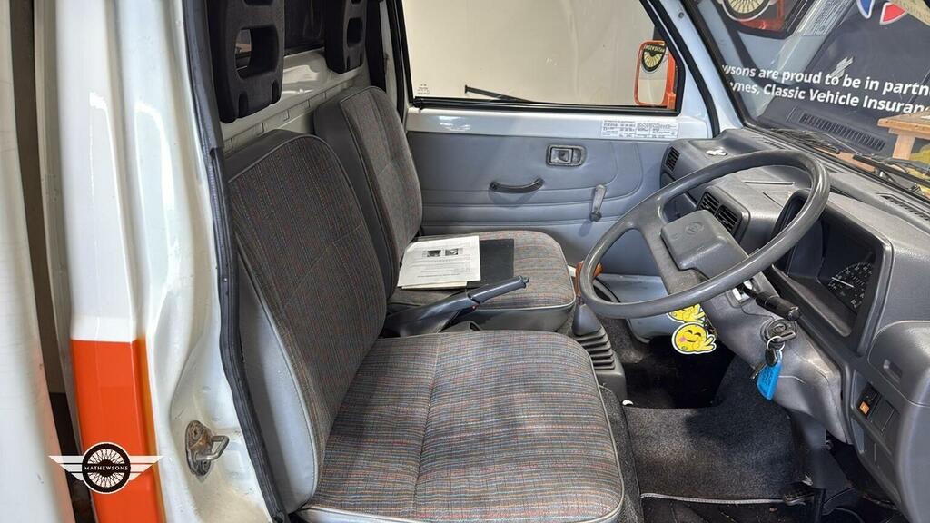 Daihatsu HiJet Motorhome 1999T T295EUA White #2