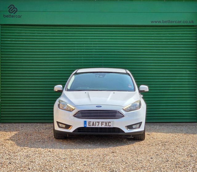 Ford Focus Ecoboost Titanium Hatchback White #2