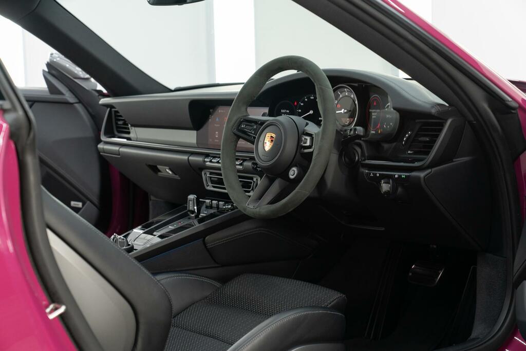 Porsche 911 992 Carrera T Pink #4