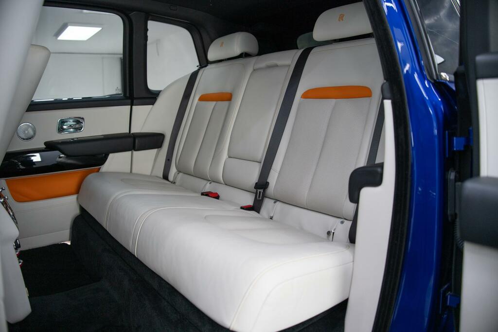 Rolls-Royce Cullinan 5dr Auto Silver #8