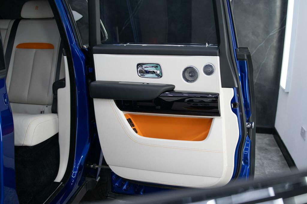 Rolls-Royce Cullinan 5dr Auto Silver #23