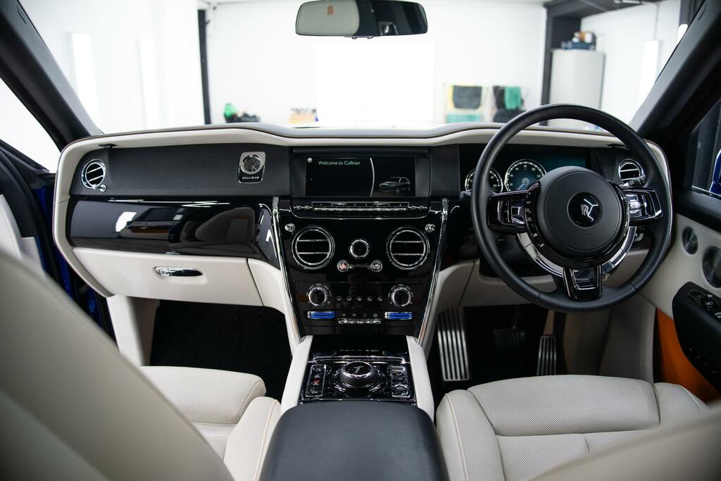 Rolls-Royce Cullinan 5dr Auto Silver #13
