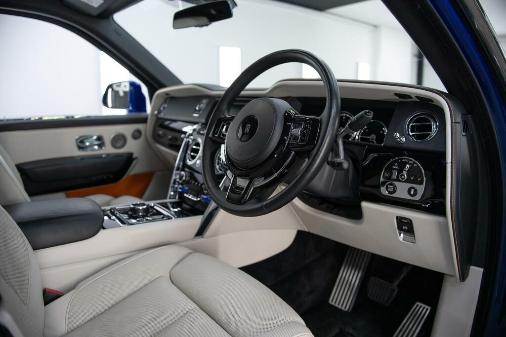 Rolls-Royce Cullinan 6.75 V12 Suv 4Wd Euro 6 563 Bhp HN70LPP Blue #3
