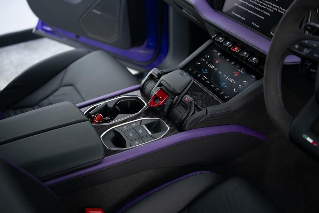 Lamborghini Urus Se Purple #2