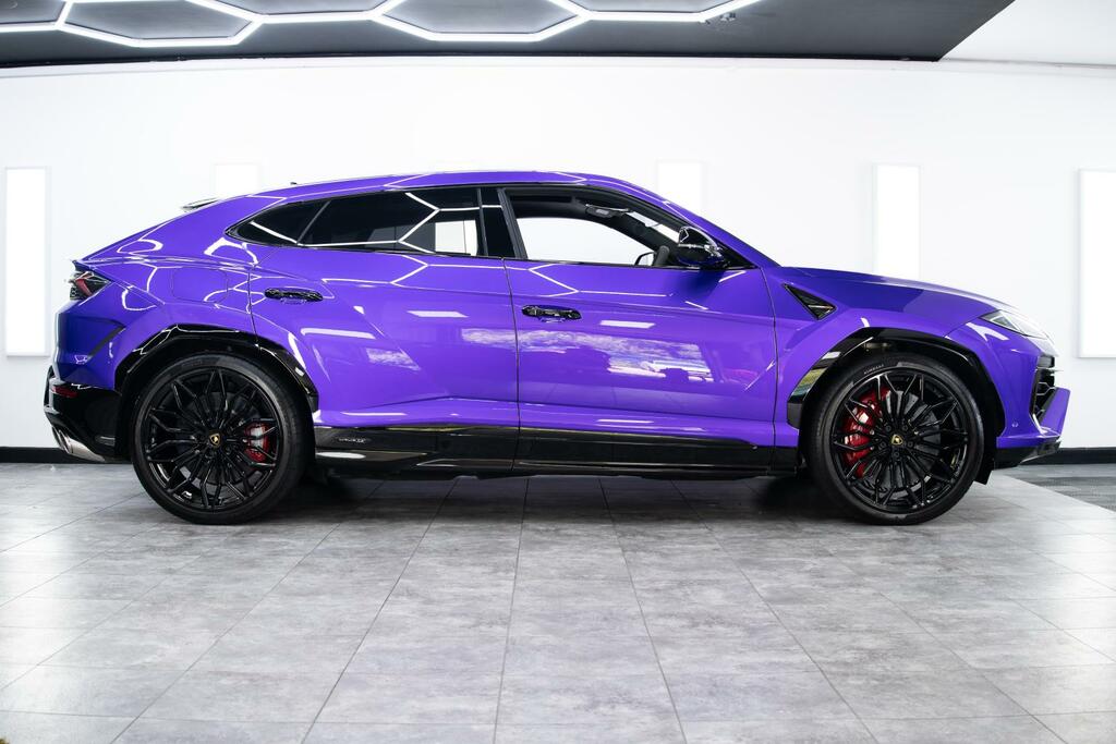 Lamborghini Urus Se Purple