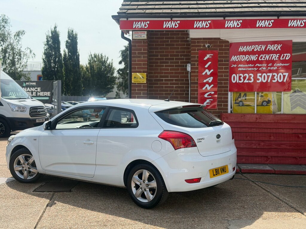 Kia Proceed 1.4 Vr-7 Hatchback 139 Gkm, 89 White #5