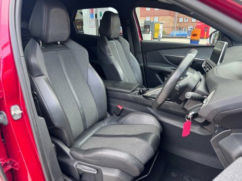 Peugeot 3008 Bluehdi S S Red #3
