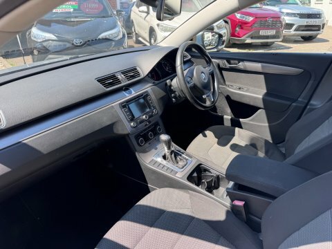 Volkswagen Passat Silver #12