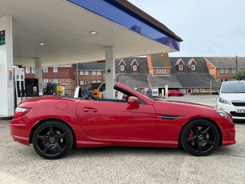 Mercedes-Benz SLK Slk350 Blueefficiency Amg Red #3