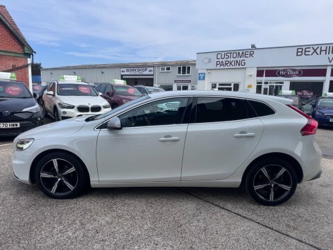 Volvo V40 D2 R-design Nav White #5