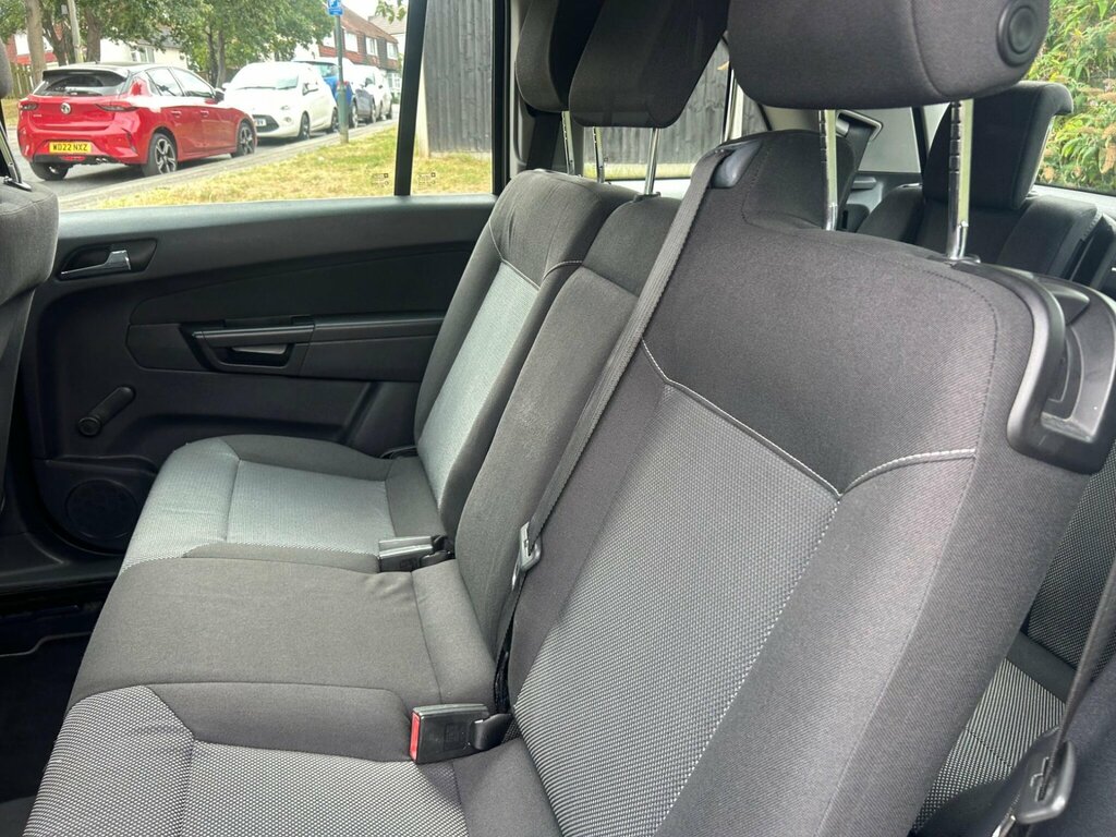 Vauxhall Zafira 1.6L Active Plus Silver #17