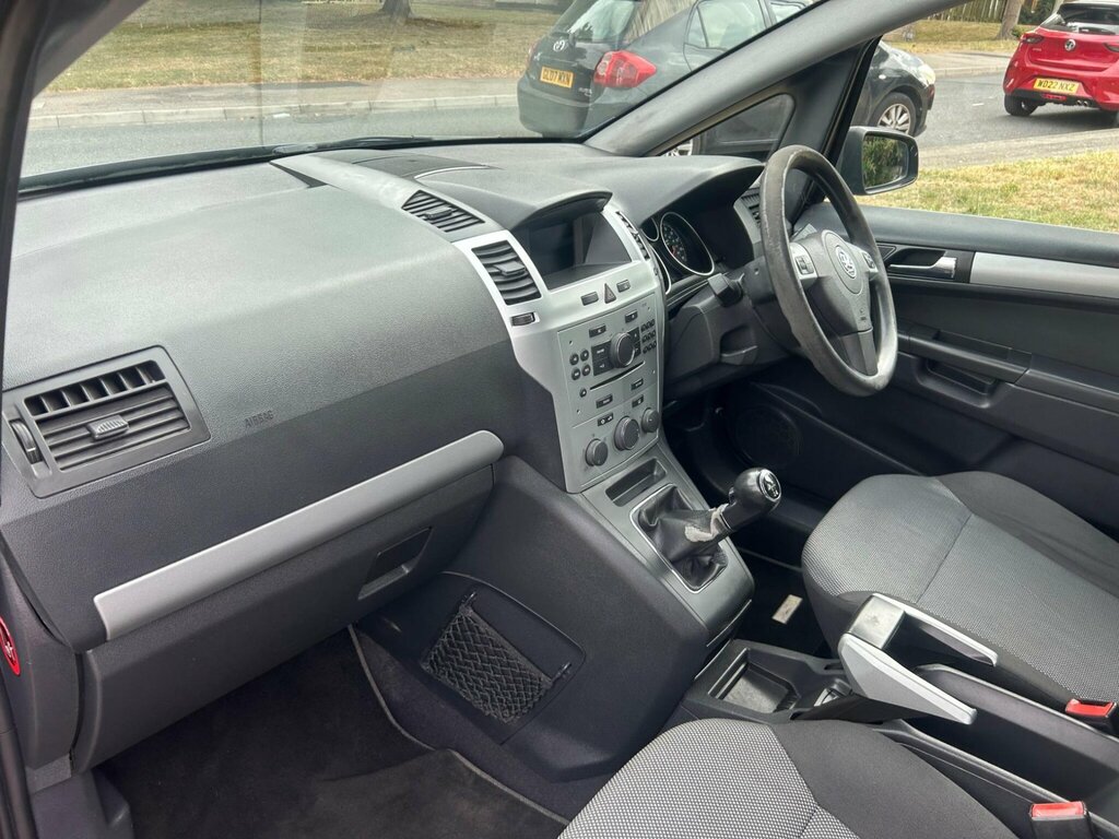 Vauxhall Zafira 1.6L Active Plus Silver #12