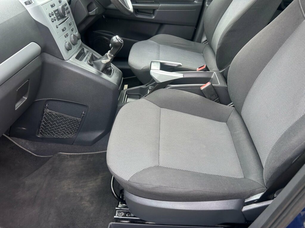 Vauxhall Zafira 1.6L Active Plus Silver #13
