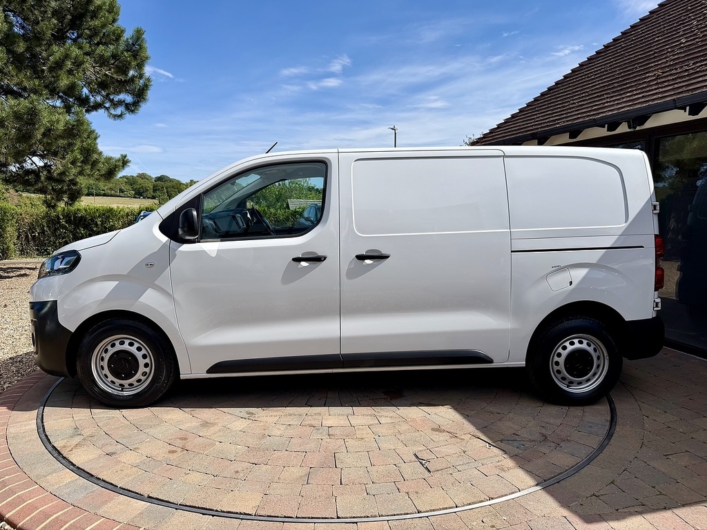 Citroen Dispatch Bluehdi 1000 Enterprise Edition M Ulez White #5
