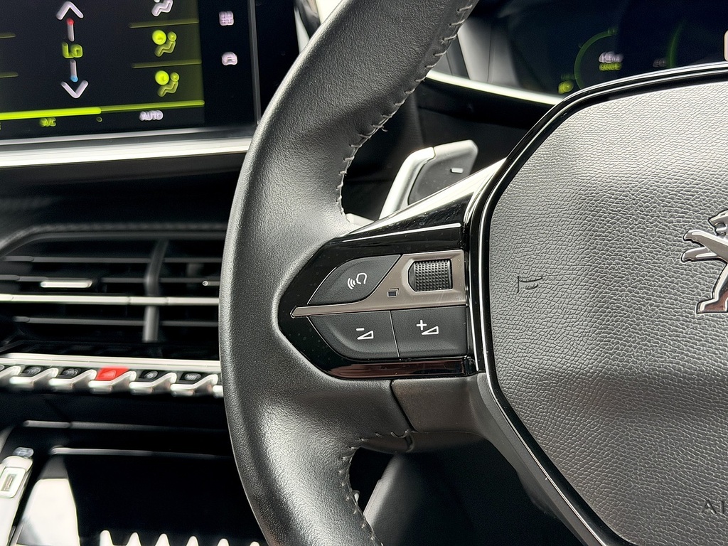 Peugeot 208 1.2 Puretech Active Premium Hatchback White #34