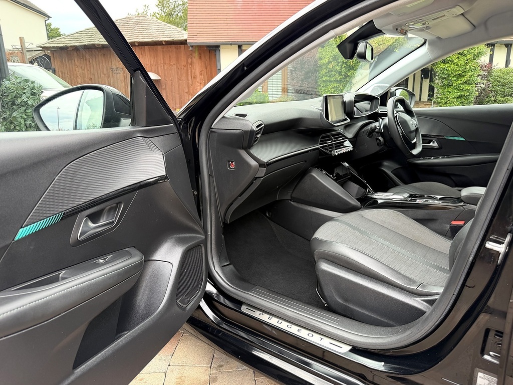 Peugeot 208 1.2 Puretech Active Premium Hatchback White #20