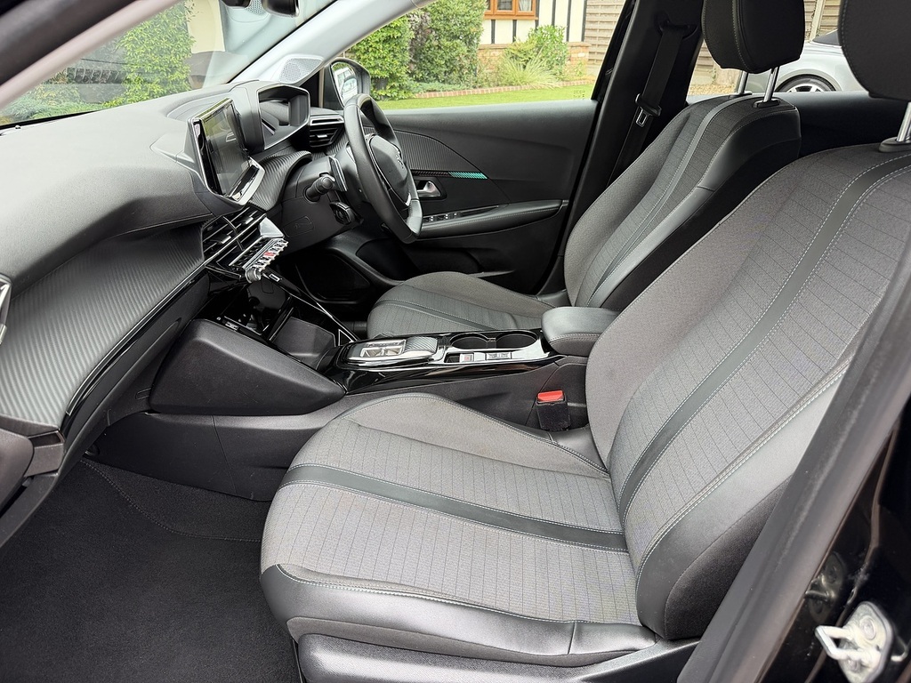 Peugeot 208 1.2 Puretech Active Premium Hatchback White #23