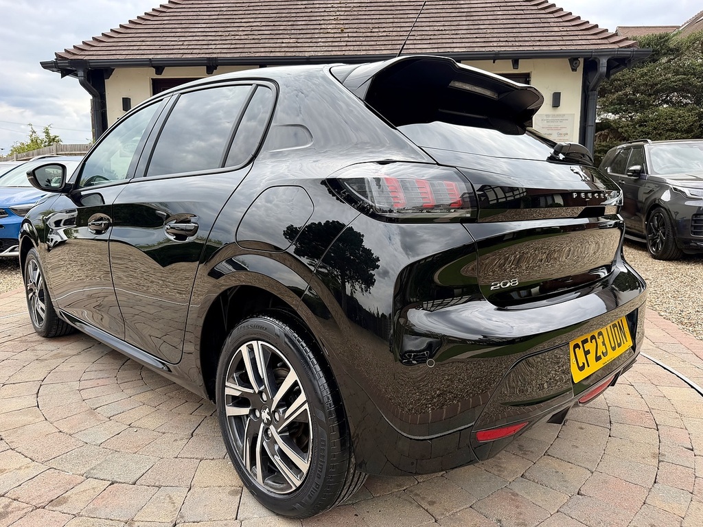 Peugeot 208 1.2 Puretech Active Premium Hatchback White #7