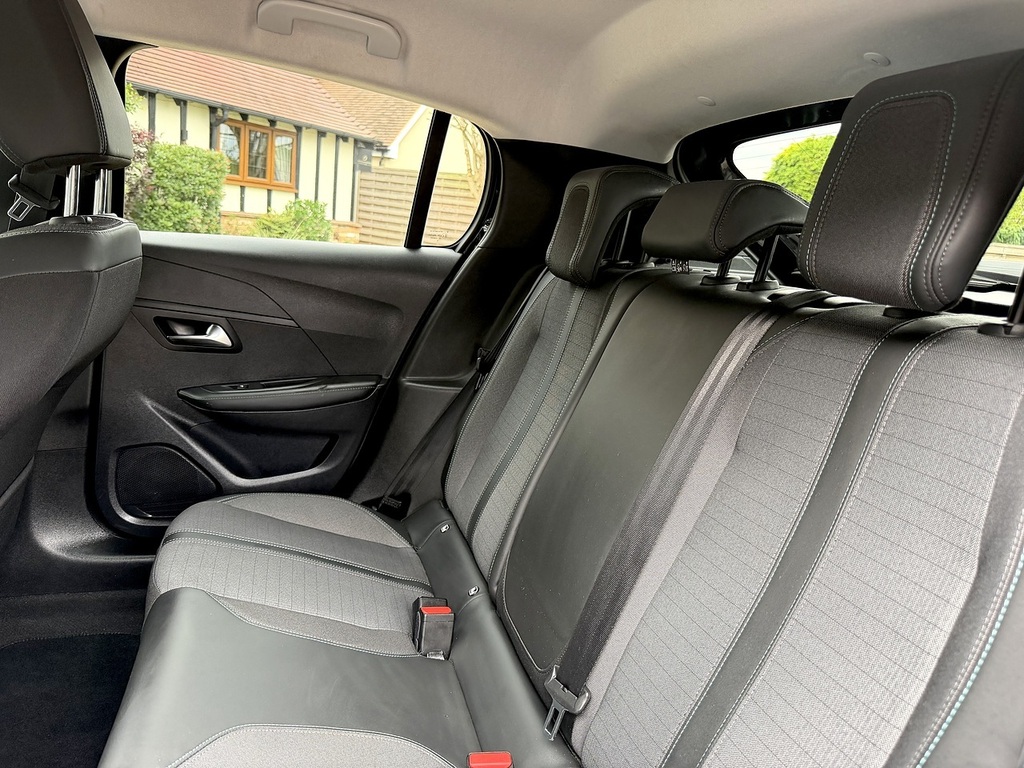 Peugeot 208 1.2 Puretech Active Premium Hatchback White #16