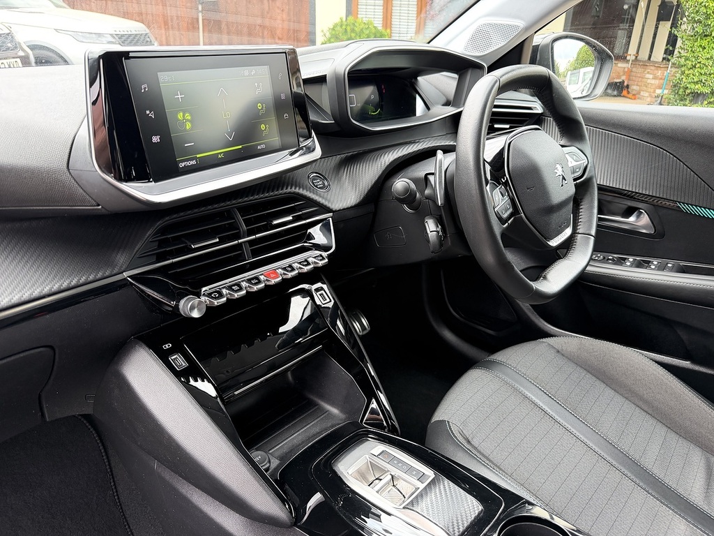 Peugeot 208 1.2 Puretech Active Premium Hatchback White #26