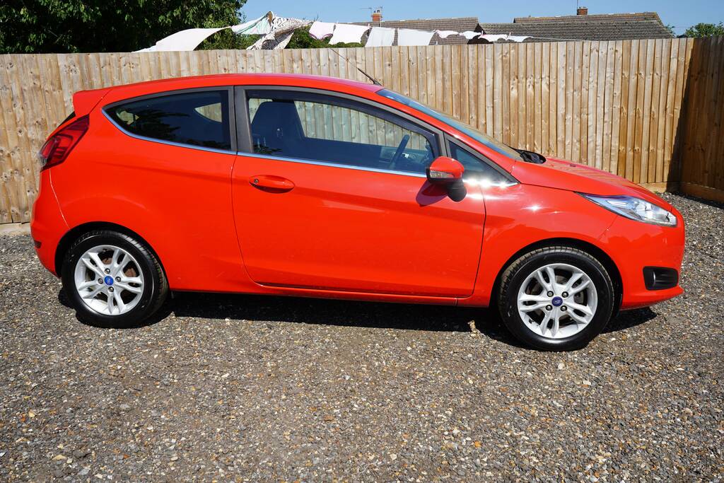 Ford Fiesta Zetec Red #5
