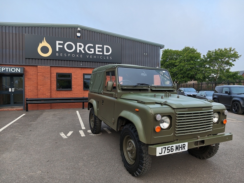 Land Rover Defender 90 Td5 Soft Top Green #6