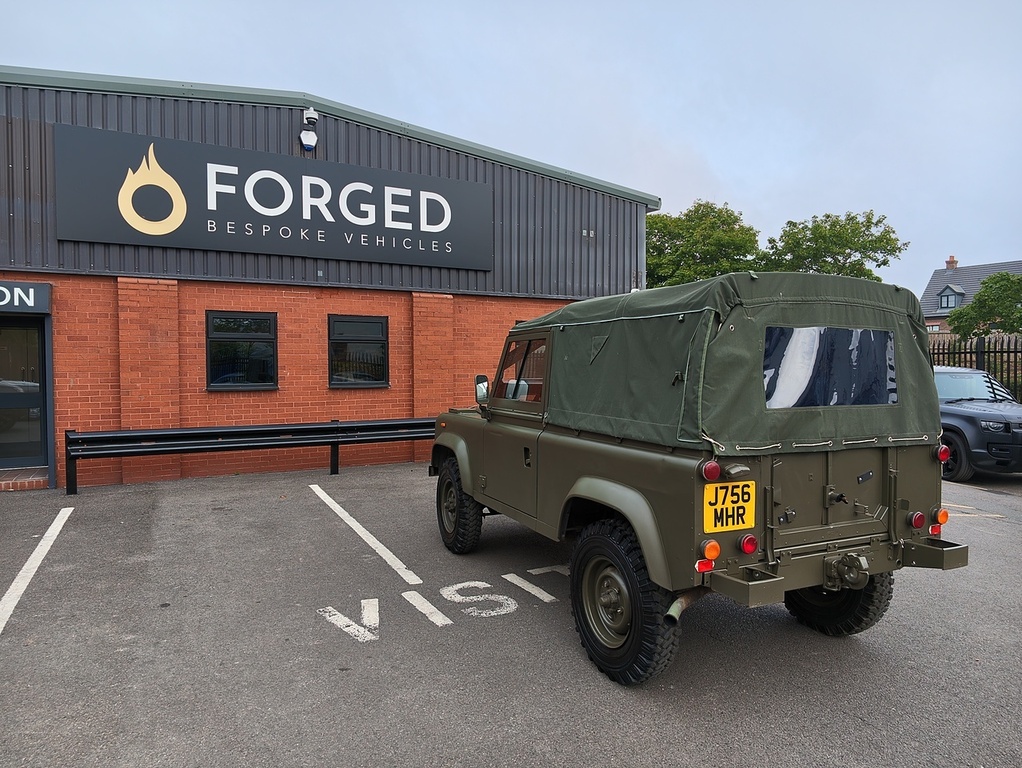 Land Rover Defender 90 Td5 Soft Top Green #3