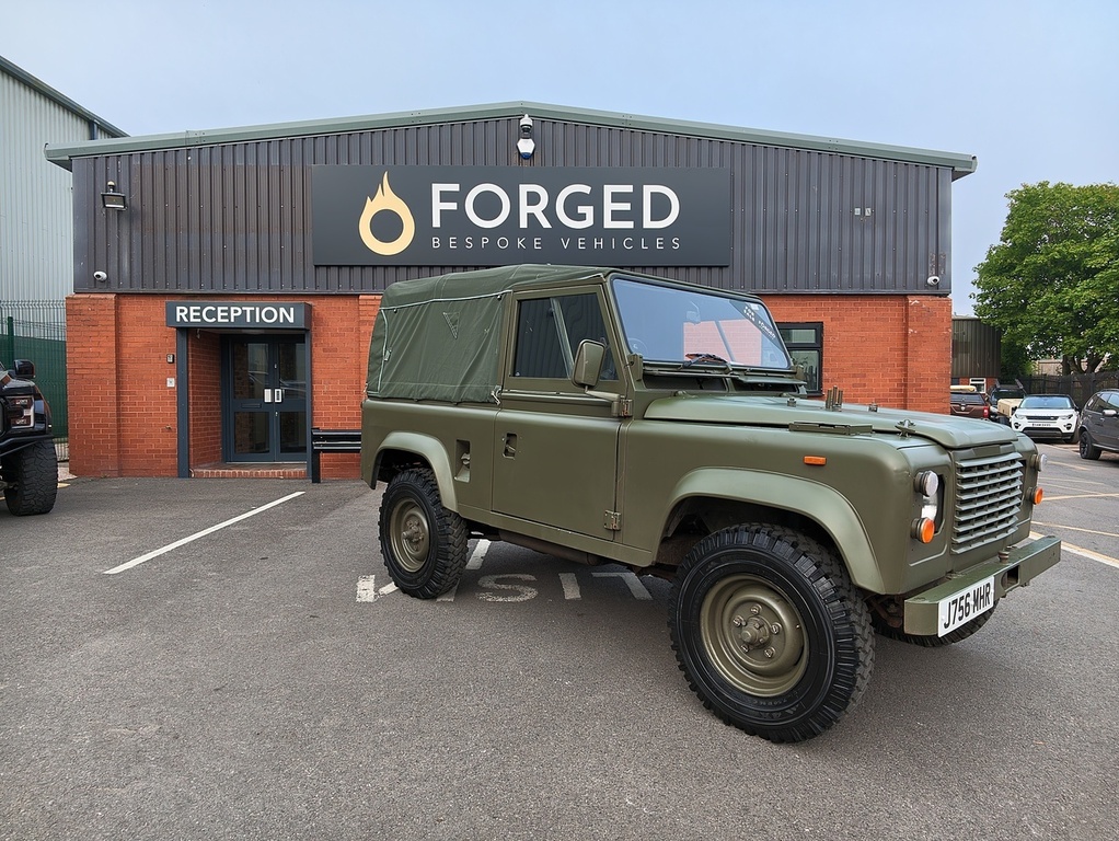 Land Rover Defender 90 Td5 Soft Top Green #5