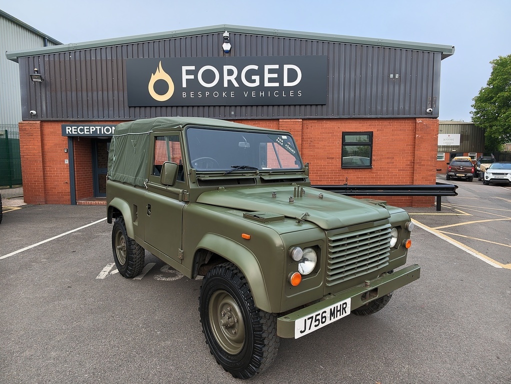 Land Rover Defender 90 Td5 Soft Top Green
